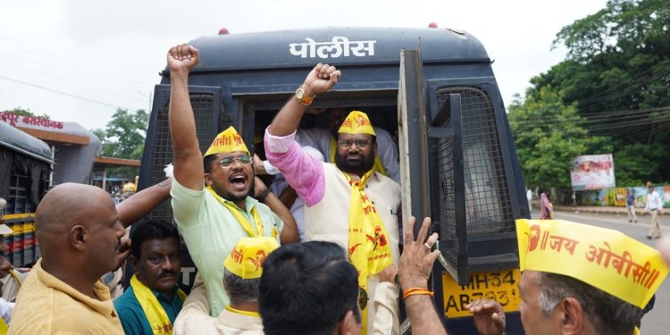 चंद्रपुरात राज्य शासनाची प्रेतयात्रा