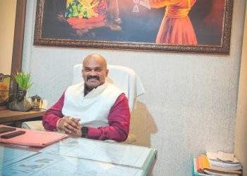 दिव्यांग तरुणाची फसवणूक; आम आदमी पक्षाचे नेते सूरज ठाकरे यांच्या पुढाकाराने मिळाले पैसे