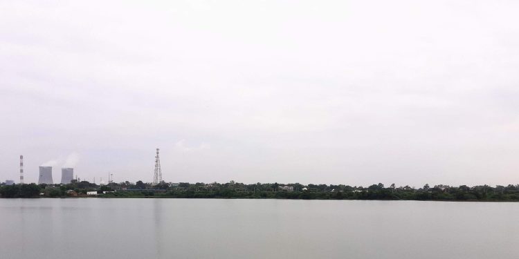 "Ramala lake Chandrapur" by Ganesh Dhamodkar is licensed under CC BY-SA 4.0