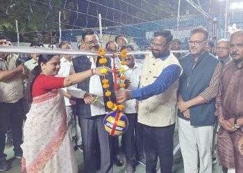 व्हॉलीबॉल स्पर्धा खेडाळूंमध्ये नवचैतन्य निर्माण करेल : आमदार सुधाकर अडबाले 