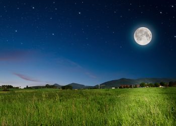 चंदेरी धुक्यात लावणी (लेखिका हर्षा भुरे )