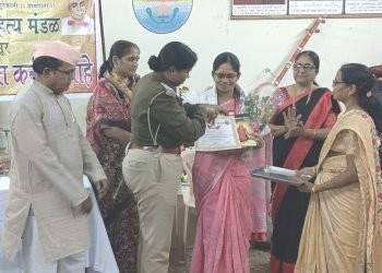 झाडीबोली साहित्य मंडळातर्फे बालिका दिनानिमित्त महिला रत्न पुरस्कार वितरण 