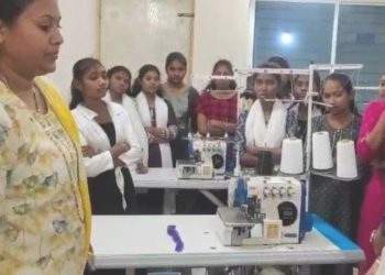 स्कॉलर सर्च अकॅडेमी ज्युनिअर कॉलेजच्या विद्यार्थिनींची इंडस्ट्रियल विजिट