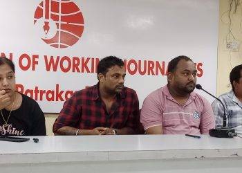 गुंडांना बळ देणाऱ्या ‘आका’वर कठोर कारवाई करा; नेमकं प्रकरण काय?