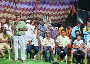 काळजी घेत मानव-बिबट संघर्ष टाळण्यासाठी सहकार्य करावे.