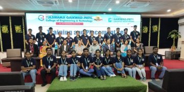 Mavericks Team Reinstalled at Tulsiramji Gaikwad-Patil College; Infosys Expert Guides Students on Career Readiness Session